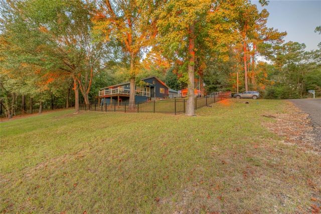 445 Loop Drive, Livingston, TX 77351