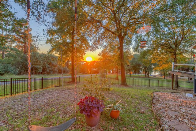 445 Loop Drive, Livingston, TX 77351