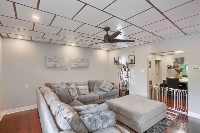 240 Mathilda St, Shaler, PA 15209
