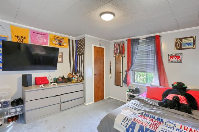 240 Mathilda St, Shaler, PA 15209