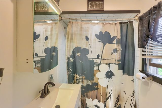 240 Mathilda St, Shaler, PA 15209