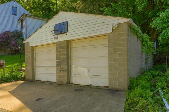 240 Mathilda St, Shaler, PA 15209