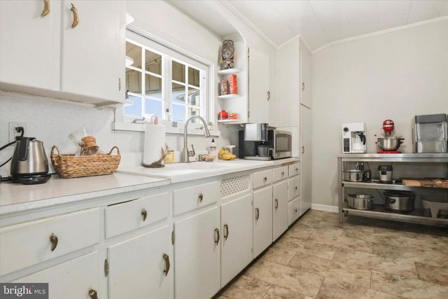 343 SPRING MILL AVE, Conshohocken, PA 19428