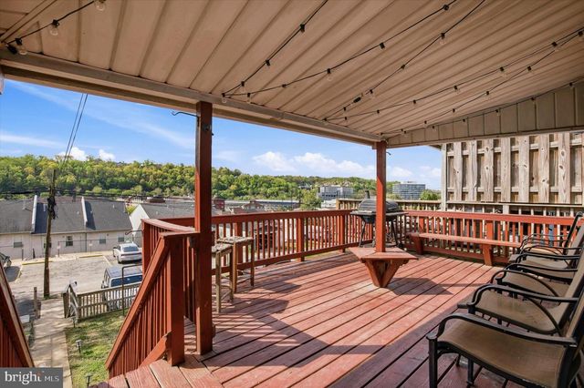 343 SPRING MILL AVE, Conshohocken, PA 19428