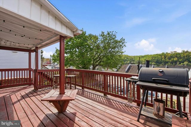 343 SPRING MILL AVE, Conshohocken, PA 19428