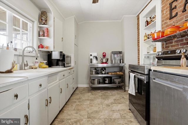 343 SPRING MILL AVE, Conshohocken, PA 19428