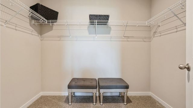 15211 Stonecrop Drive, Urbandale, IA 50111