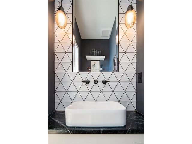 477 Josephine St, Denver, CO 80206