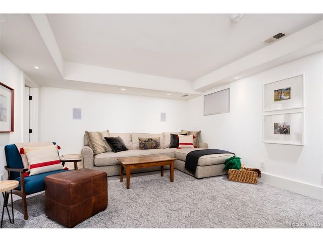 477 Josephine St, Denver, CO 80206