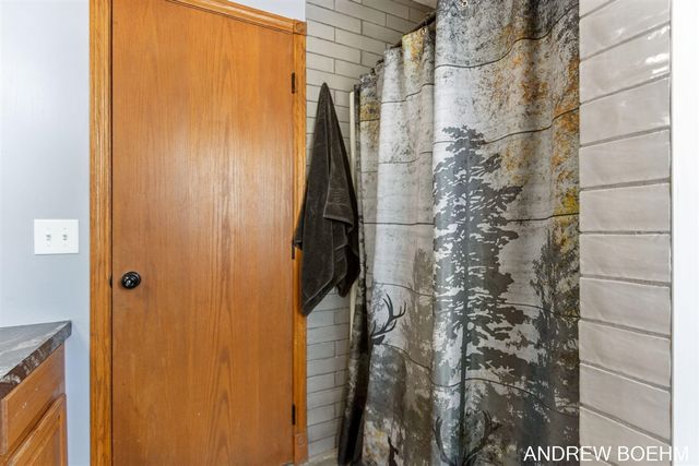 2521 Air Park Drive, Zeeland, MI 49464