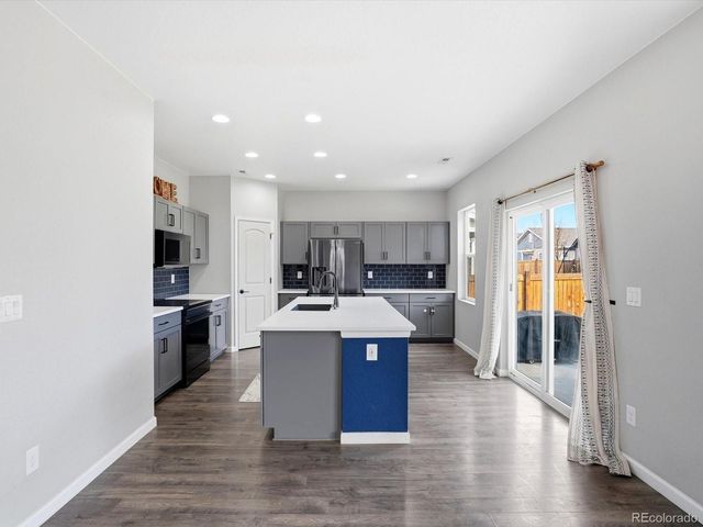 27934 E 7th Avenue, Aurora, CO 80018