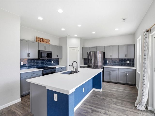 27934 E 7th Avenue, Aurora, CO 80018