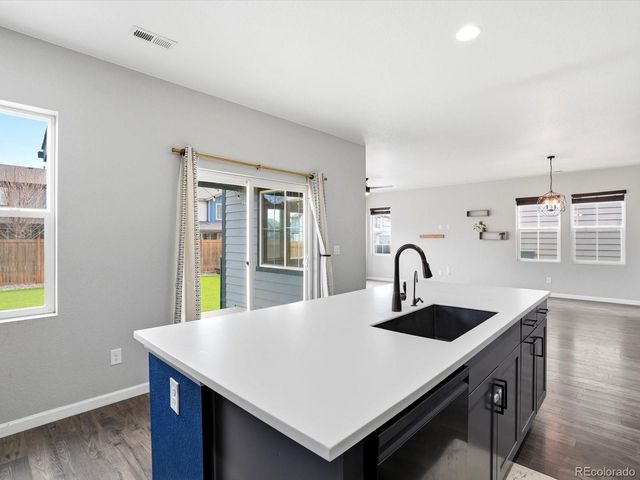 27934 E 7th Avenue, Aurora, CO 80018
