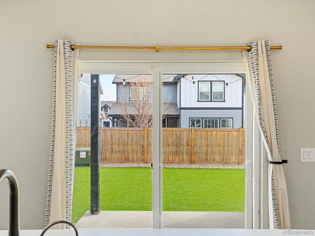 27934 E 7th Avenue, Aurora, CO 80018