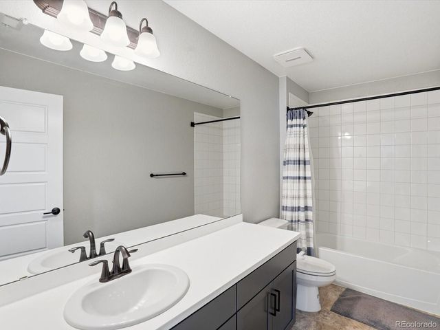 27934 E 7th Avenue, Aurora, CO 80018