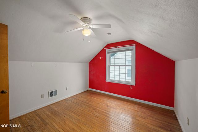 2560 Gracewood Road, Toledo, OH 43613