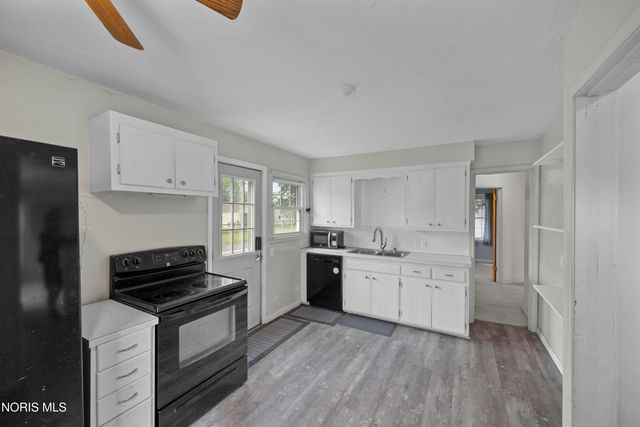 2560 Gracewood Road, Toledo, OH 43613