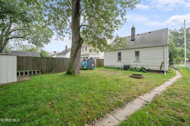 2560 Gracewood Road, Toledo, OH 43613