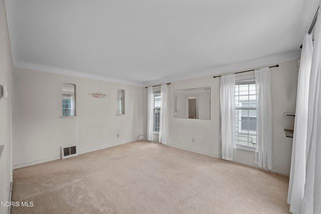 2560 Gracewood Road, Toledo, OH 43613