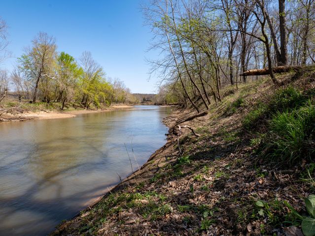 1375 SE 800 Road, Collins, MO 64738