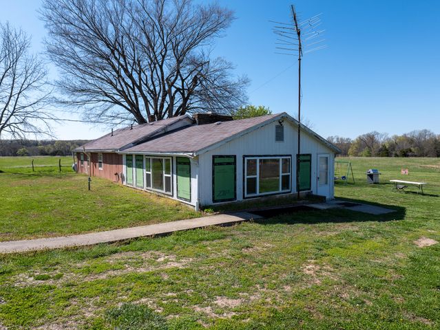 1375 SE 800 Road, Collins, MO 64738
