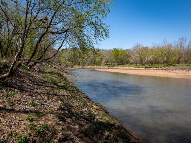 1375 SE 800 Road, Collins, MO 64738