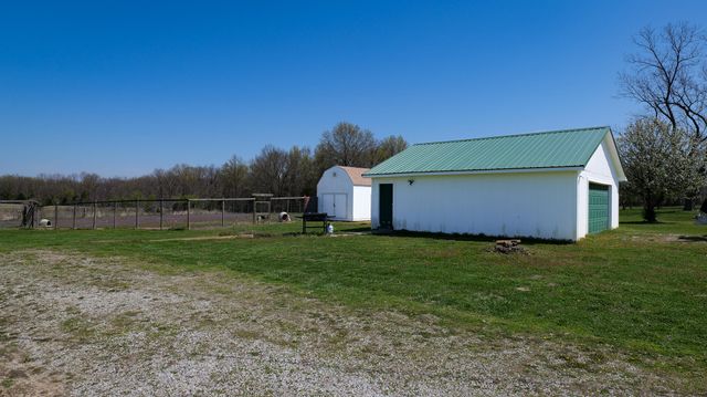 1375 SE 800 Road, Collins, MO 64738