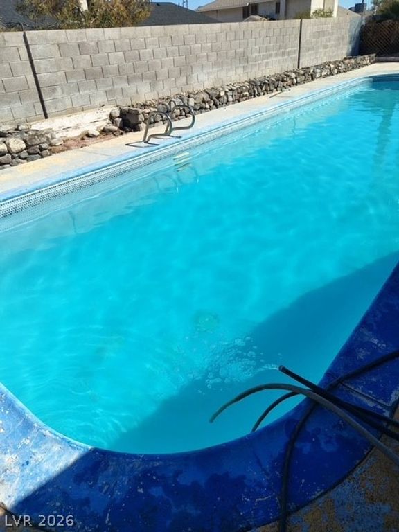 1664 Caliente Court, Las Vegas, NV 89119 — exterior