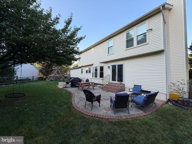 46573 HAMPSHIRE STATION DR, Sterling, VA 20165