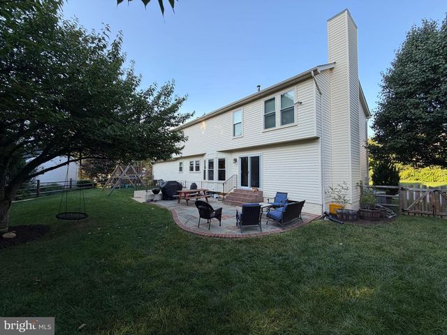 46573 HAMPSHIRE STATION DR, Sterling, VA 20165