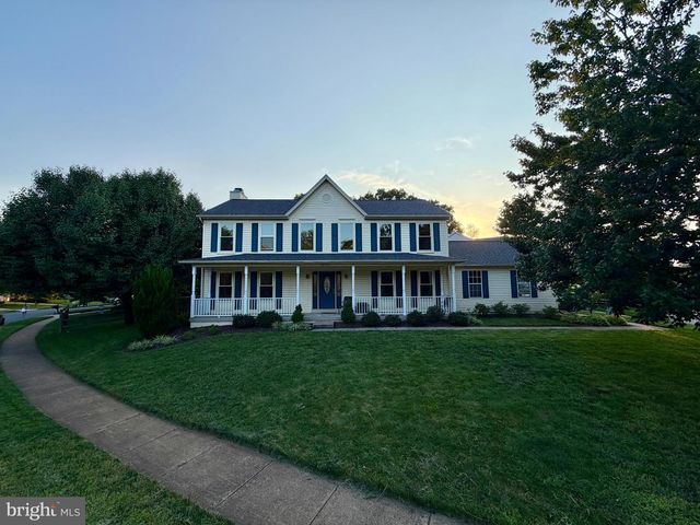 46573 HAMPSHIRE STATION DR, Sterling, VA 20165