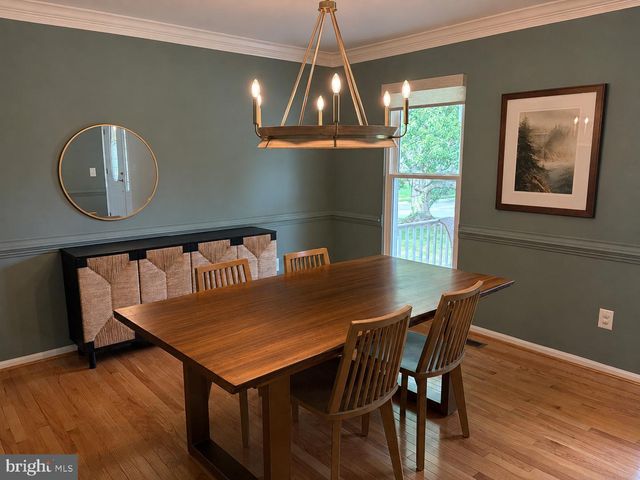 46573 HAMPSHIRE STATION DR, Sterling, VA 20165