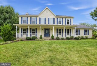 46573 HAMPSHIRE STATION DR, Sterling, VA 20165