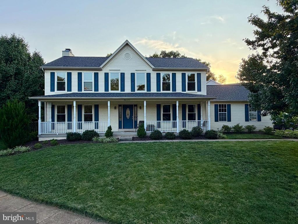 46573 HAMPSHIRE STATION DR, Sterling, VA 20165