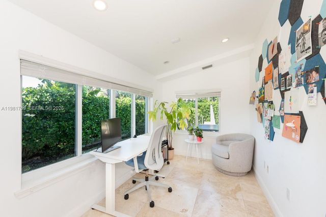 717 Benevento Ave, Coral Gables, FL 33146