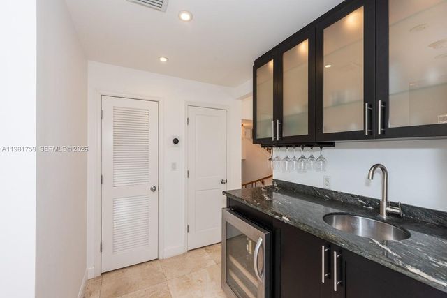 717 Benevento Ave, Coral Gables, FL 33146