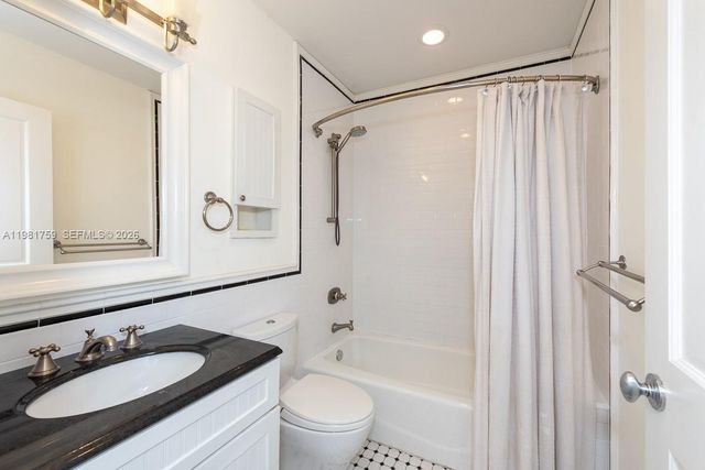 717 Benevento Ave, Coral Gables, FL 33146