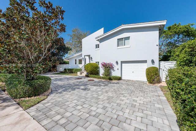 717 Benevento Ave, Coral Gables, FL 33146