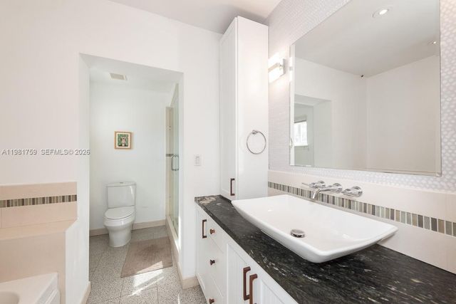 717 Benevento Ave, Coral Gables, FL 33146