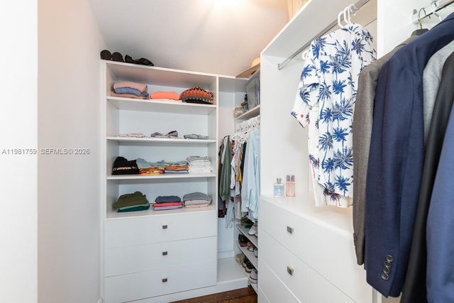 717 Benevento Ave, Coral Gables, FL 33146