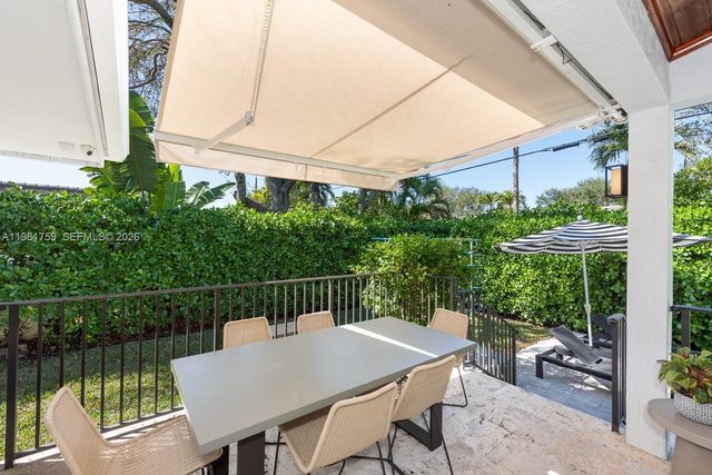 717 Benevento Ave, Coral Gables, FL 33146