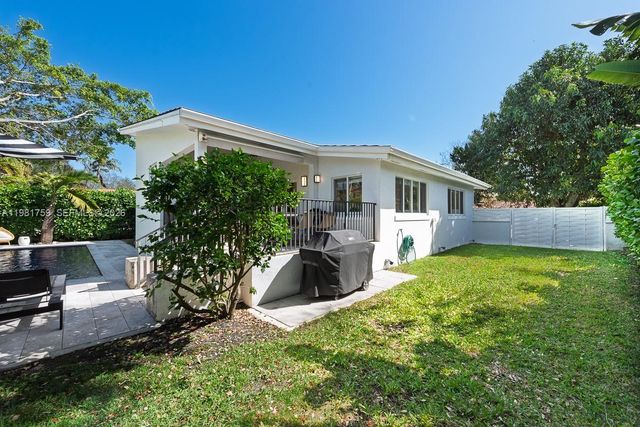 717 Benevento Ave, Coral Gables, FL 33146