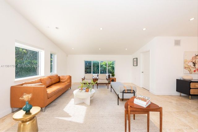 717 Benevento Ave, Coral Gables, FL 33146