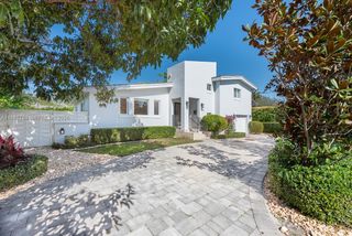 717 Benevento Ave, Coral Gables, FL 33146