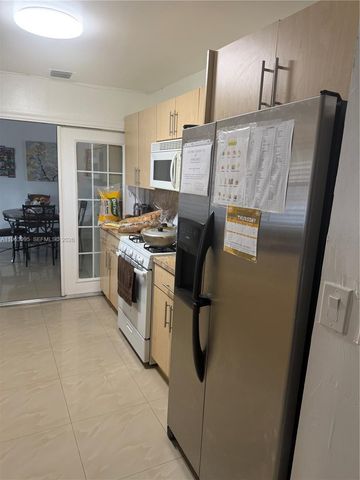 7825 SW 127th Ct, Miami, FL 33183