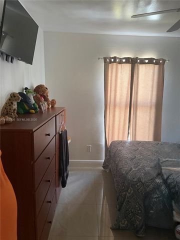 7825 SW 127th Ct, Miami, FL 33183