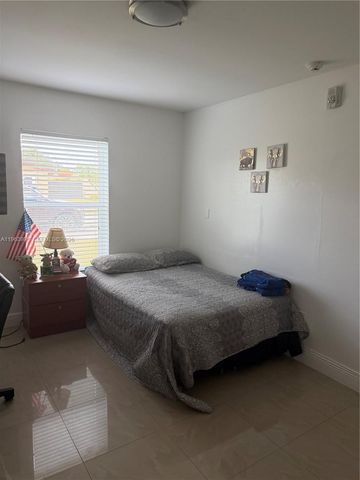 7825 SW 127th Ct, Miami, FL 33183