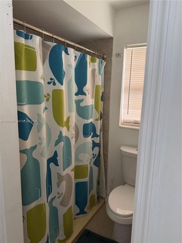 7825 SW 127th Ct, Miami, FL 33183