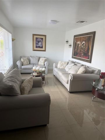 7825 SW 127th Ct, Miami, FL 33183