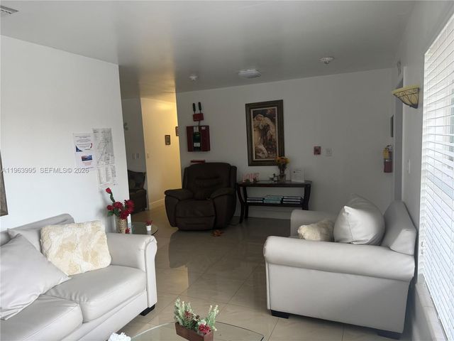 7825 SW 127th Ct, Miami, FL 33183